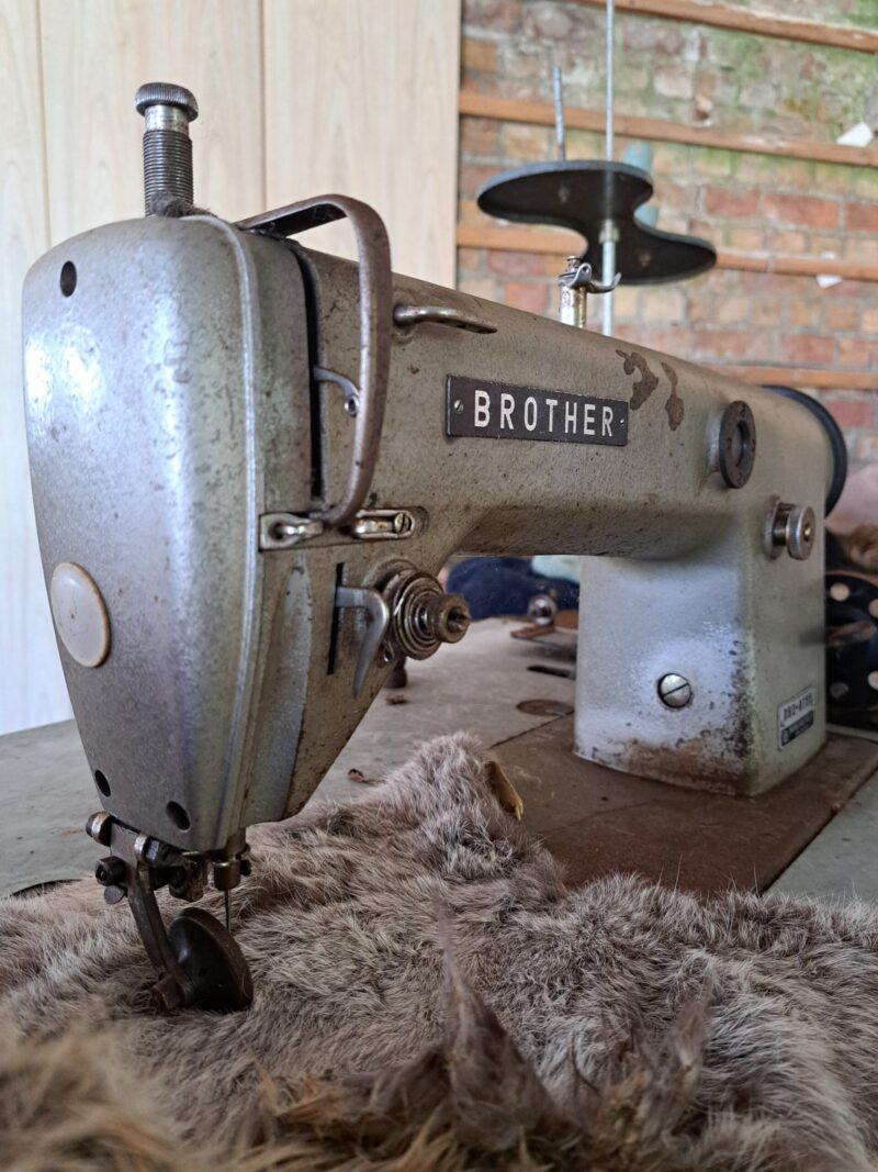 Le fabricant de pantoufles / De Pantoffel Maker – Image 2