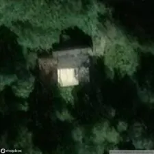 Bar à chaises rouges / Red Chair Bar